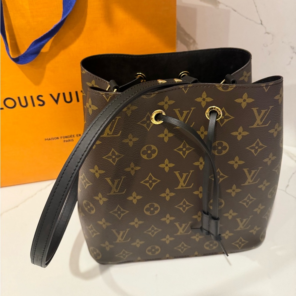 Louis Vuitton Neo Noe MM